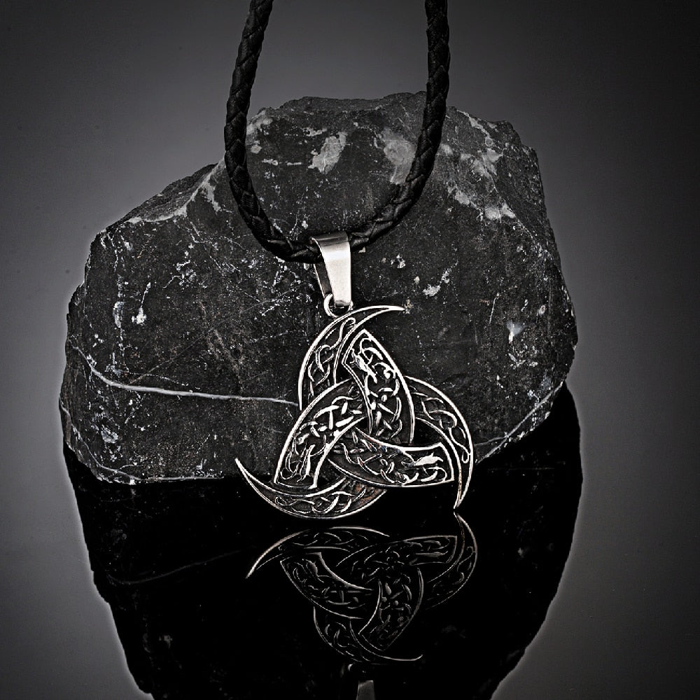 NORSE TRINITY KNOT NECKLACE - STAINLESS STEEL