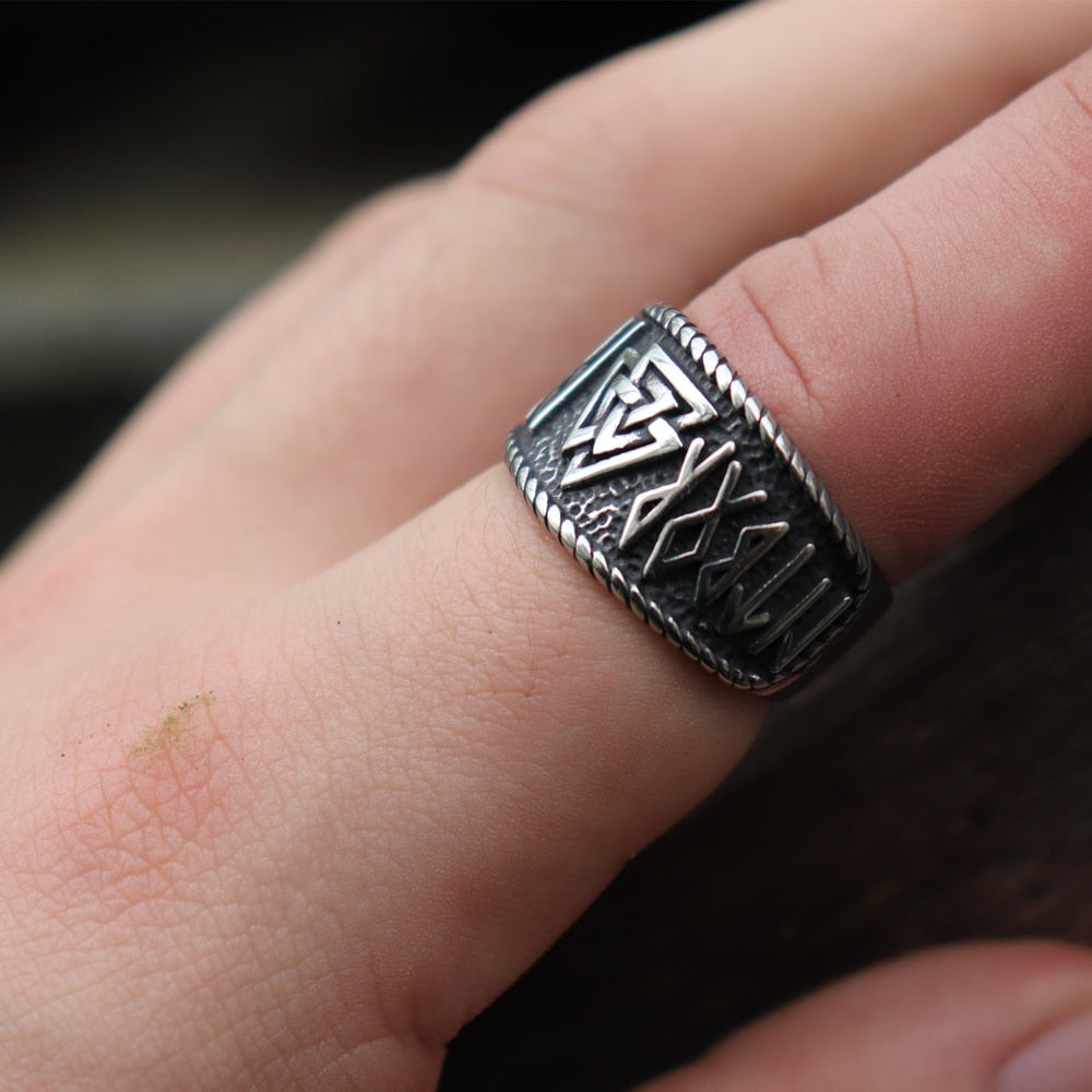 RUNE VALKNUT BAND - STAINLESS STEEL - Forged in Valhalla