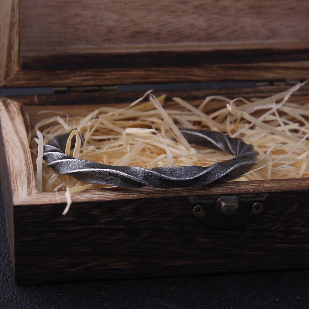 TRADITIONAL CELTIC BANGLE