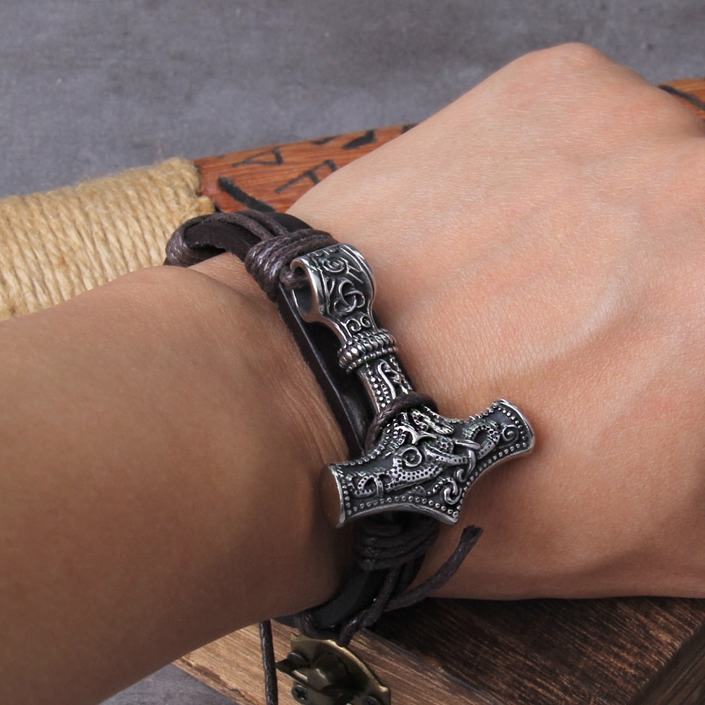 HATCHET BRACELET - STAINLESS STEEL