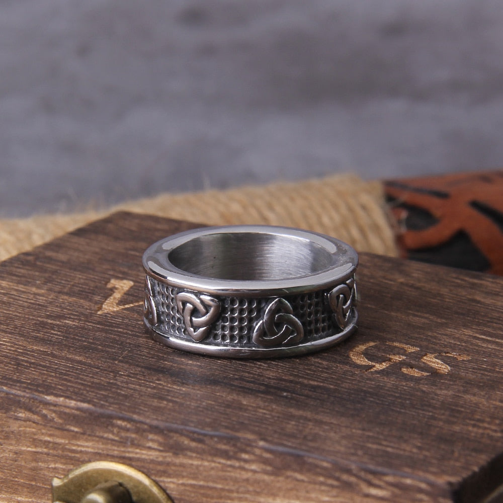 CELTIC KNOT RING - STAINLESS STEEL