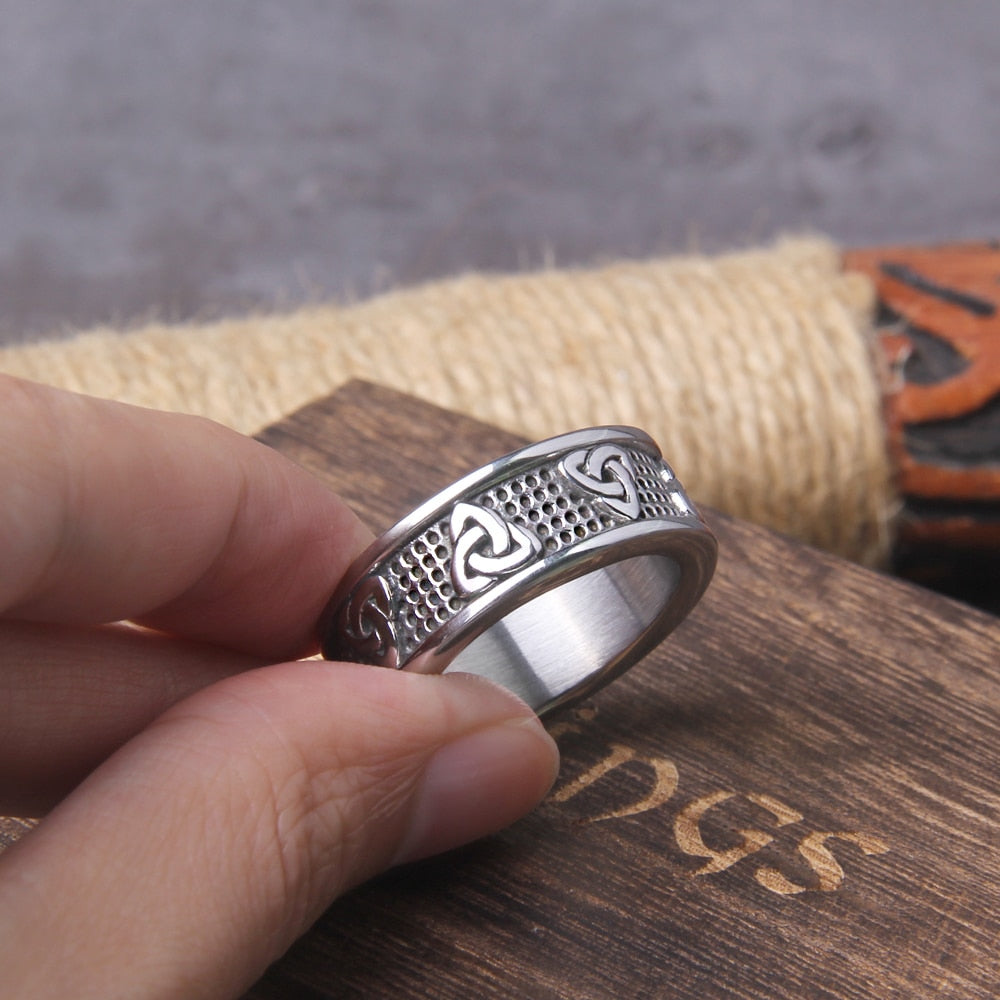 CELTIC KNOT RING - STAINLESS STEEL