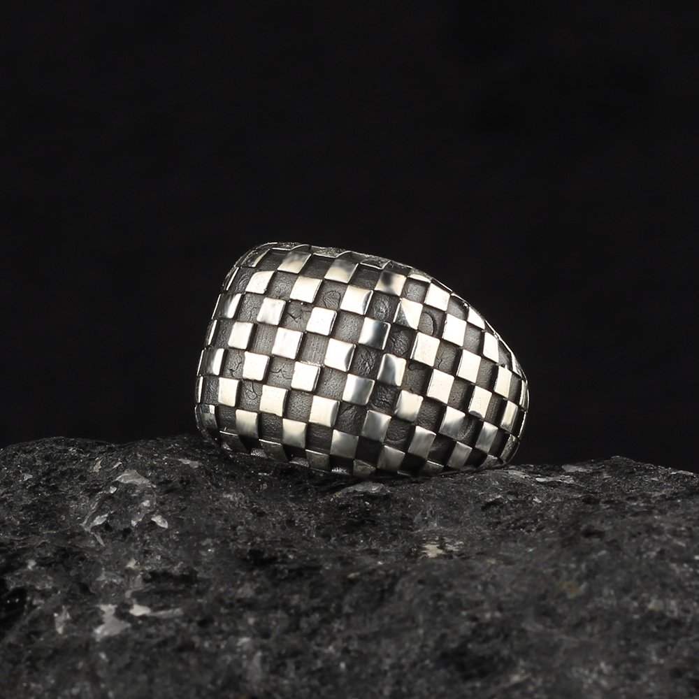 CHECKED RING - STERLING SILVER