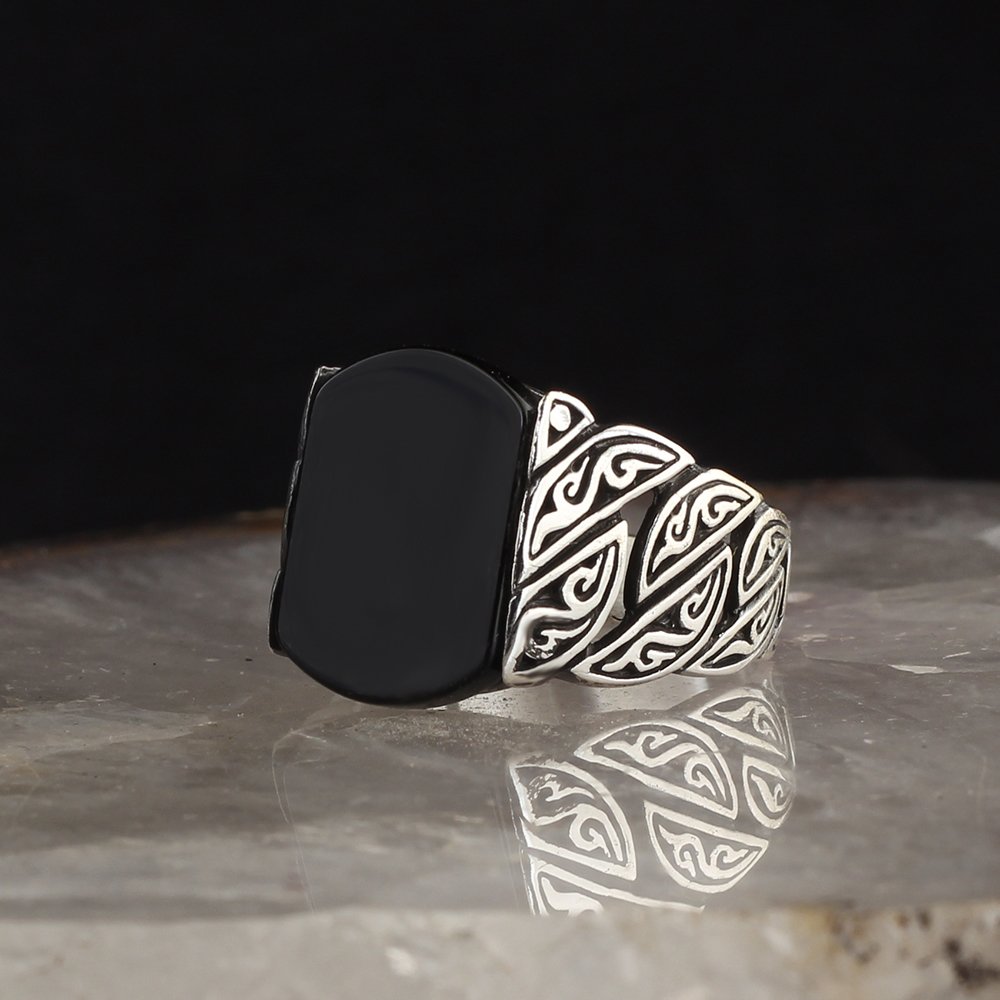 SVARTR RING - STERLING SILVER