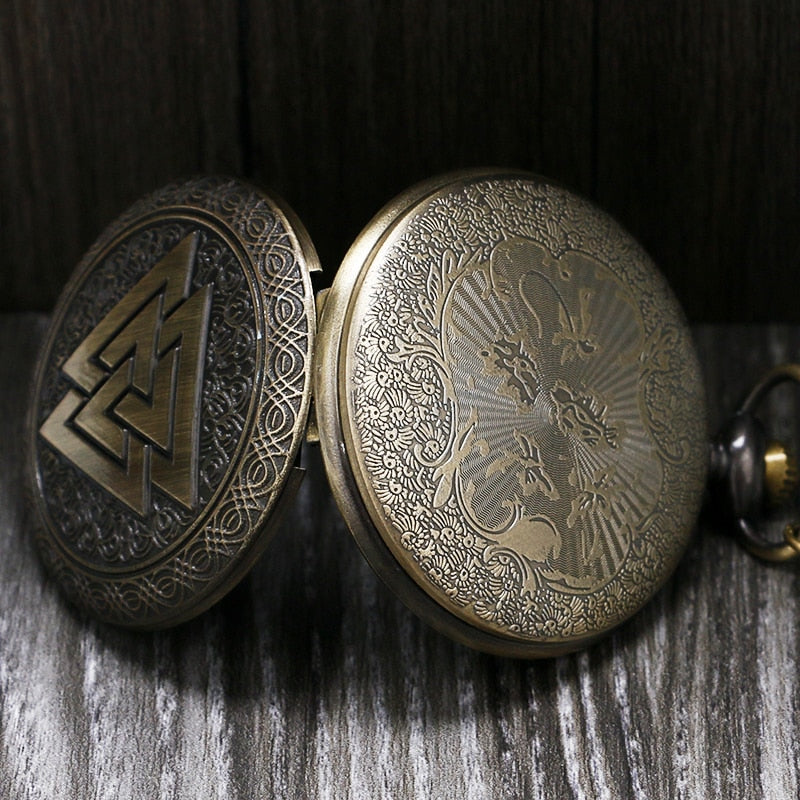 VINTAGE VALKNUT QUARTZ COMPASS