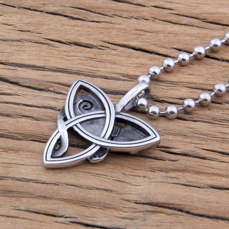 CELTIC KNOT FOX NECKLACE - Forged in Valhalla