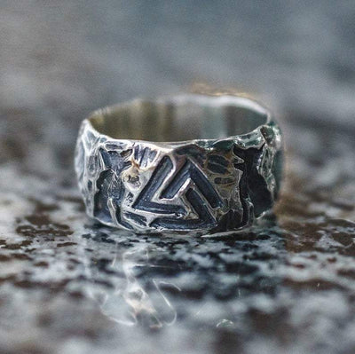 HAMMERED VALKNUT BAND - STAINLESS STEEL - Forged in Valhalla