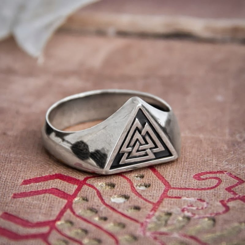 NORDIC PROTECTION VALKNUT RING -STAINLESS STEEL - Forged in Valhalla