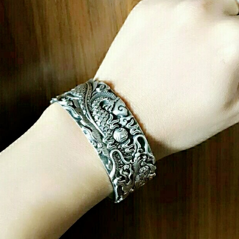 SCALED - CARVED BRACELET