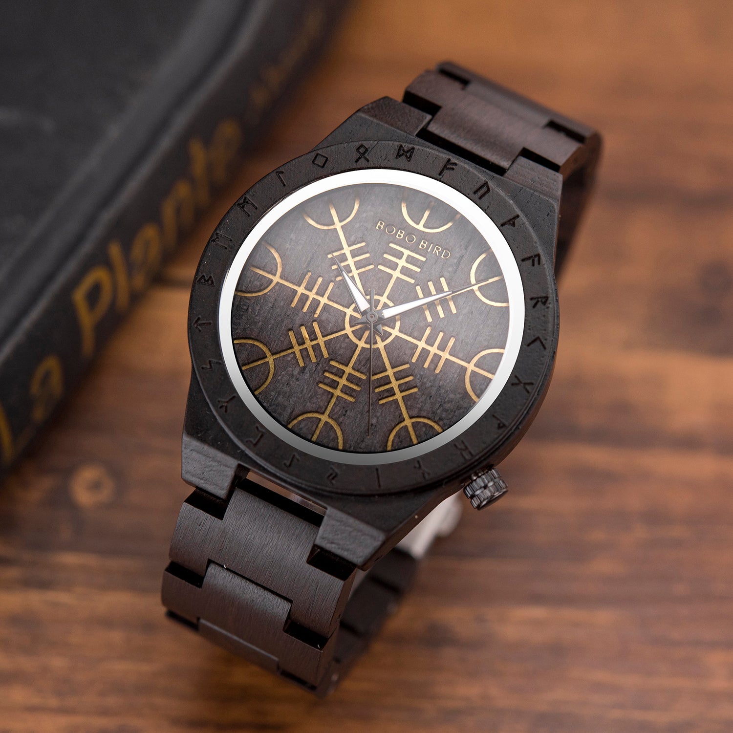 MUTIL-COLOR VALKNUT WATCH